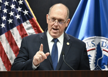 Retira Tom Homan 700 agentes de Minneapolis