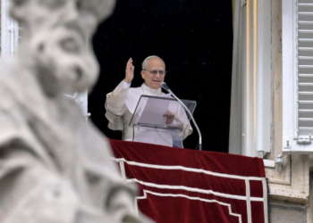 Tribunal iraní condena a Nobel de la Paz