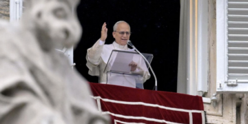 Tribunal iraní condena a Nobel de la Paz