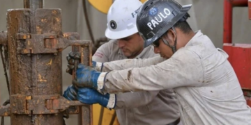 Descuenta Carso 7%  de deuda a Pemex