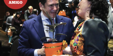 Acercamiento de Ricardo Astudillo