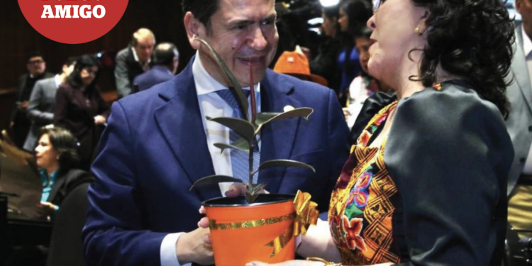 Acercamiento de Ricardo Astudillo