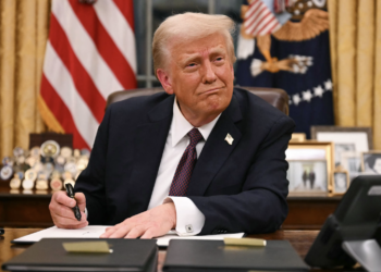 Aumentará Trump de 10 al 15% arancel global