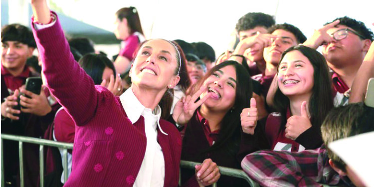 Neoliberales volvieron la educación un privilegio