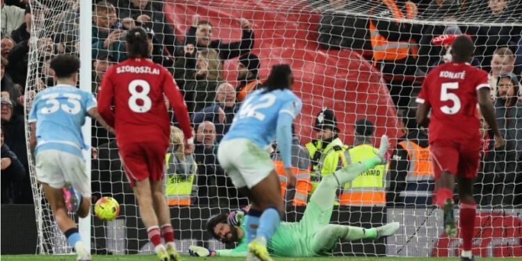 Obtiene Real Madrid triunfo en Mestalla