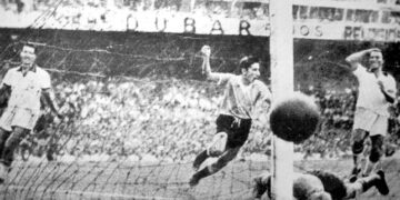 Presentan nuevo casco de Sergio Pérez para su retorno a F1