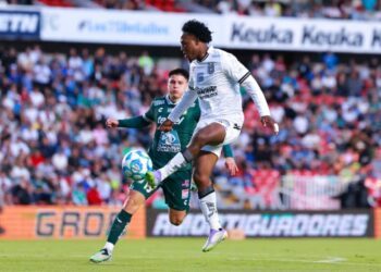 Presentan nuevo casco de Sergio Pérez para su retorno a F1