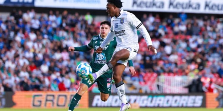 Presentan nuevo casco de Sergio Pérez para su retorno a F1