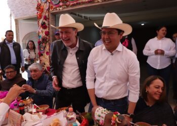 Kuri y Chepe en la fiesta popular