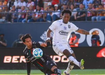  Atlético de San Luis goleó 3-0 a Gallos Blancos de Querétaro en el Clásico de la 57
