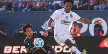  Atlético de San Luis goleó 3-0 a Gallos Blancos de Querétaro en el Clásico de la 57