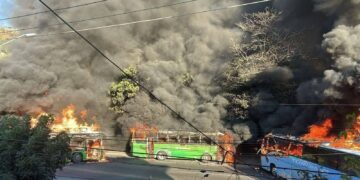 Se registran narcobloqueos en Jalisco; Gabinete de Seguridad confirma operativo en la zona
