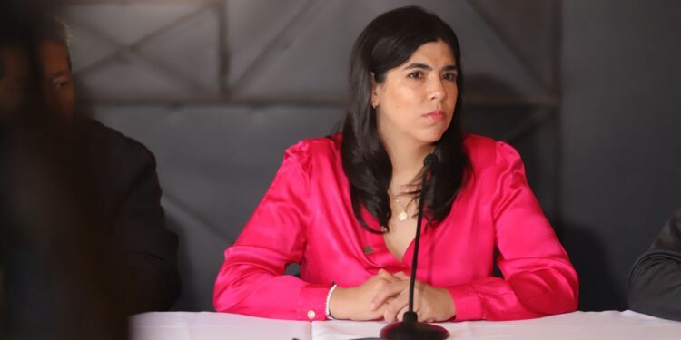 Propondrá fortalecer los apoyos a madres de familia 