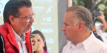 Destaca UAQ en programa de becas Santander