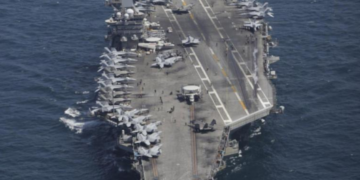 Pentágono niega que portaaviones Abraham Lincoln fuera alcanzado por misiles iraníes