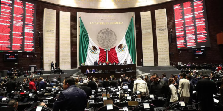 Declaran constitucional reforma que reduce jornada laboral