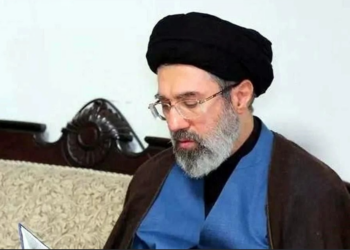 Da EU 2 mil golpes; Irán unge líder a hijo