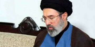 Da EU 2 mil golpes; Irán unge líder a hijo