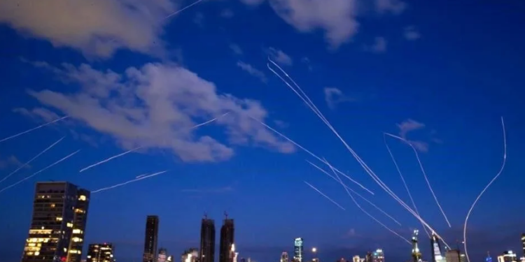 Suman 321 mexicanos evacuados de Medio Oriente 