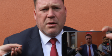 Participar, le pide Felifer a jóvenes