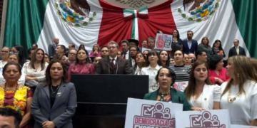 Revisan Plan B más de 5 horas; salen sin acuerdo 