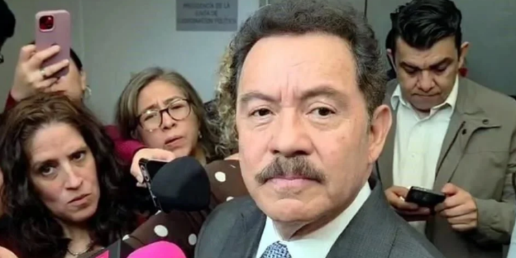 Descarta Mier fast track para Plan B en el Senado