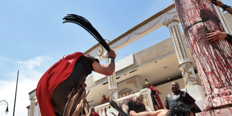 Prevén alta participación en Viacrucis de Querétaro