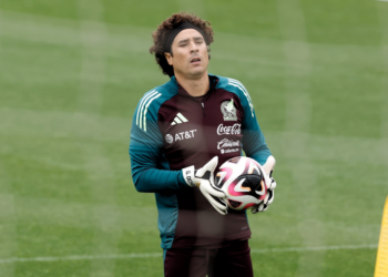 Un orgullo representar a mi país: Memo Ochoa