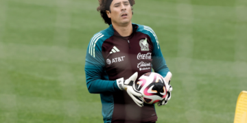 Un orgullo representar a mi país: Memo Ochoa