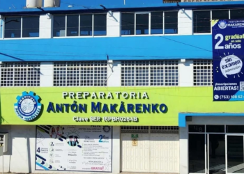 Mata alumno a dos maestras de prepa en Michoacán