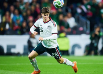 Abuchean al Tri y lanzan grito homofóbico