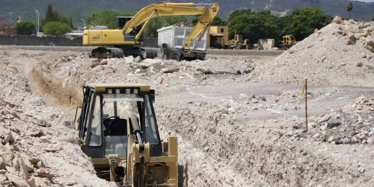 Colocan primera piedra de Costco en Corregidora
