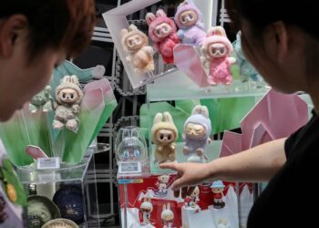 Caen acciones de fabricante de Labubu