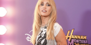 Miley regresa a sus raíces de “Hannah Montana”