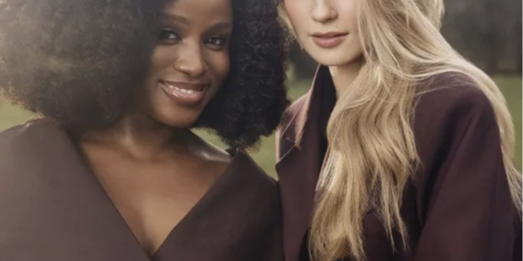 Miley regresa a sus raíces de “Hannah Montana”