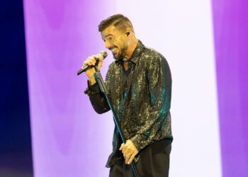 Ricky eleva la temperatura en Querétaro ante 10 mil personas