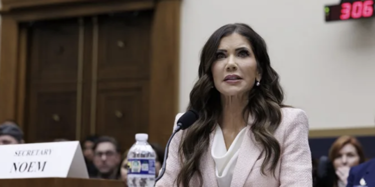 Trump sustituye a la secretaria de Seguridad Nacional