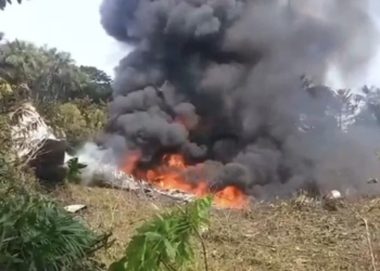 Avión militar con más de 100 soldados se accidenta en Colombia