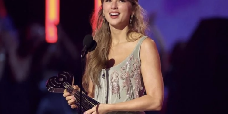 Arrasa Taylor Swift con 7 premios en los iHeartRadio Awards