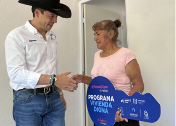 El Marqués e IVEQ entregan obras de ampliación de vivienda