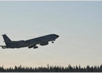 Irán asegura que grupos iraquíes atacaron el avión cisterna de EU y mataron a 6 tripulantes