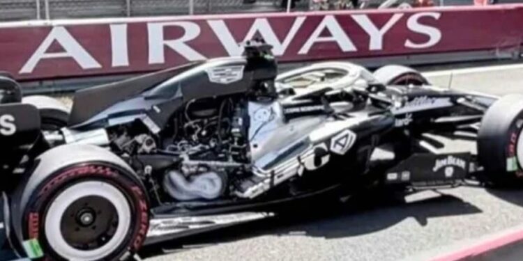 Se cae a pedazos auto de Checo Pérez en Sprint Race