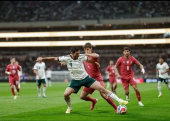 Empatan México y Portugal en reapertura del Estadio Azteca