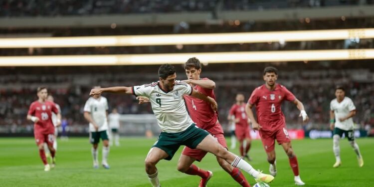 Empatan México y Portugal en reapertura del Estadio Azteca
