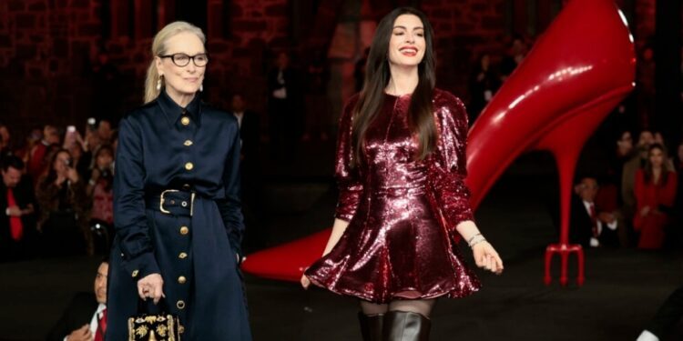Meryl Streep y Anne Hathaway brillan en pasarela por estreno de ‘ The Devil Wears Prada 2 ‘ en México