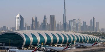 QUERETANOS A LA ESPERA DE AVIÓN EN DUBAI