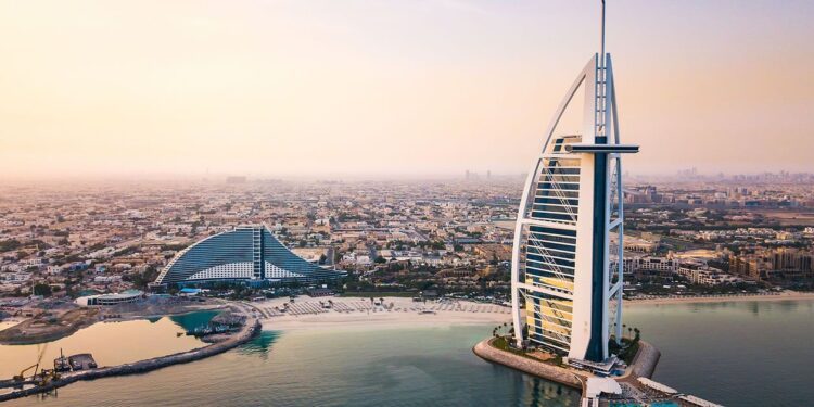 Queretanos a la espera de avión en Dubái