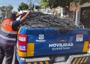 Retiran 3 toneladas de cableado en desuso