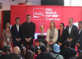 Querétaro se proyecta al mundo con la visita del trofeo de la Copa Mundial