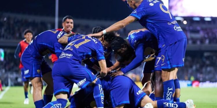 Pumas derrota al América y Chivas es más líder que nunca